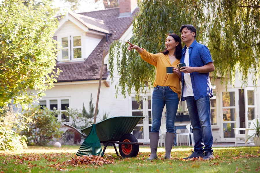 Florida home in fall season, comparing fall vs summer as a time to buy