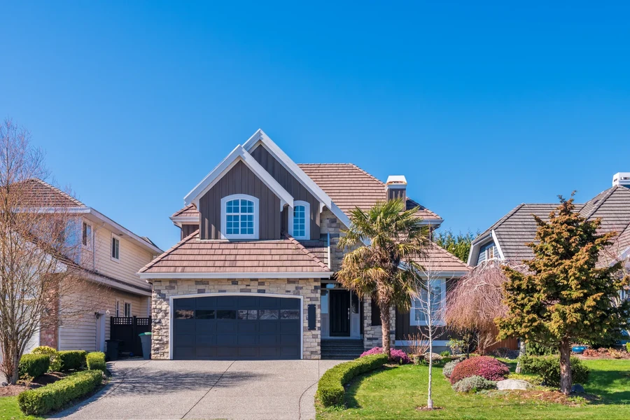 Single-family home with a stone facade in a Tampa Florida suburban neighborhood, the kind of property FHA buyers purchase