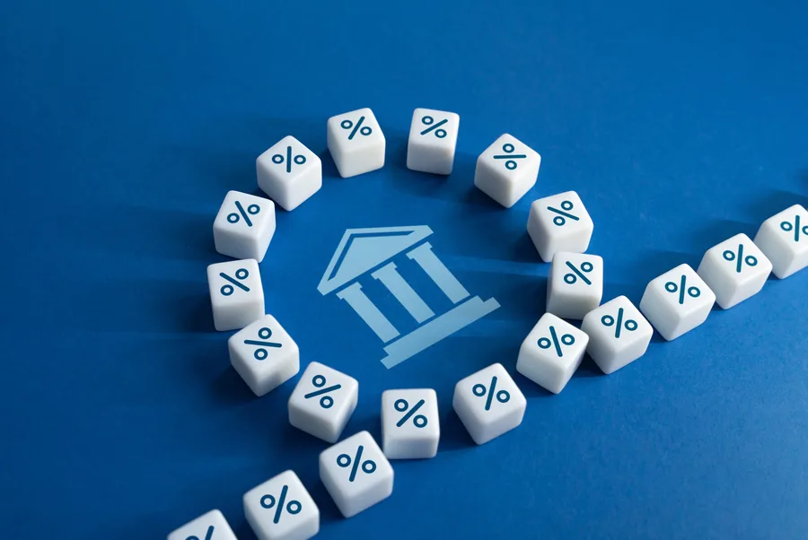 Graph showing mortgage rate movements and Federal Reserve relationship